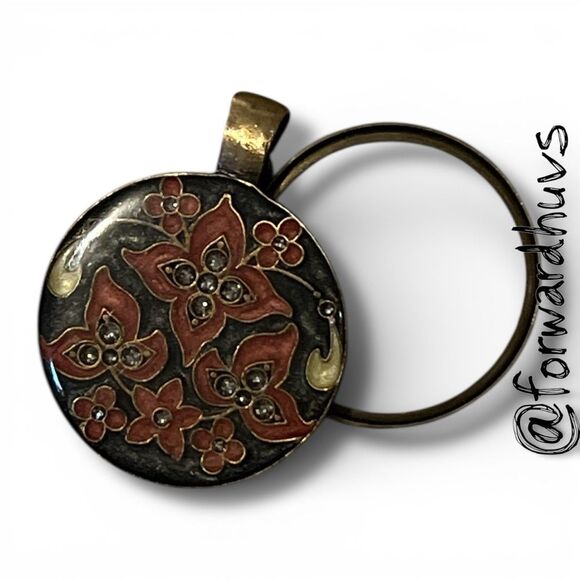 Bundle Sale 3 for $15 | Magnifying Glass Pendant for Chain (No Chain Included) - Picture 8 of 10